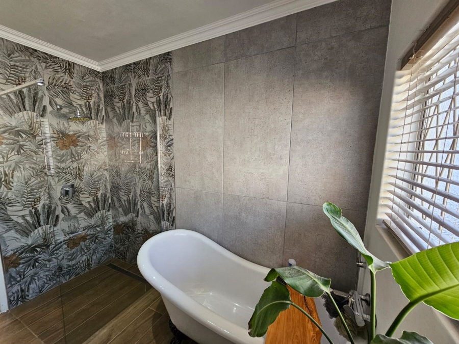 3 Bedroom Property for Sale in Ferndale Western Cape